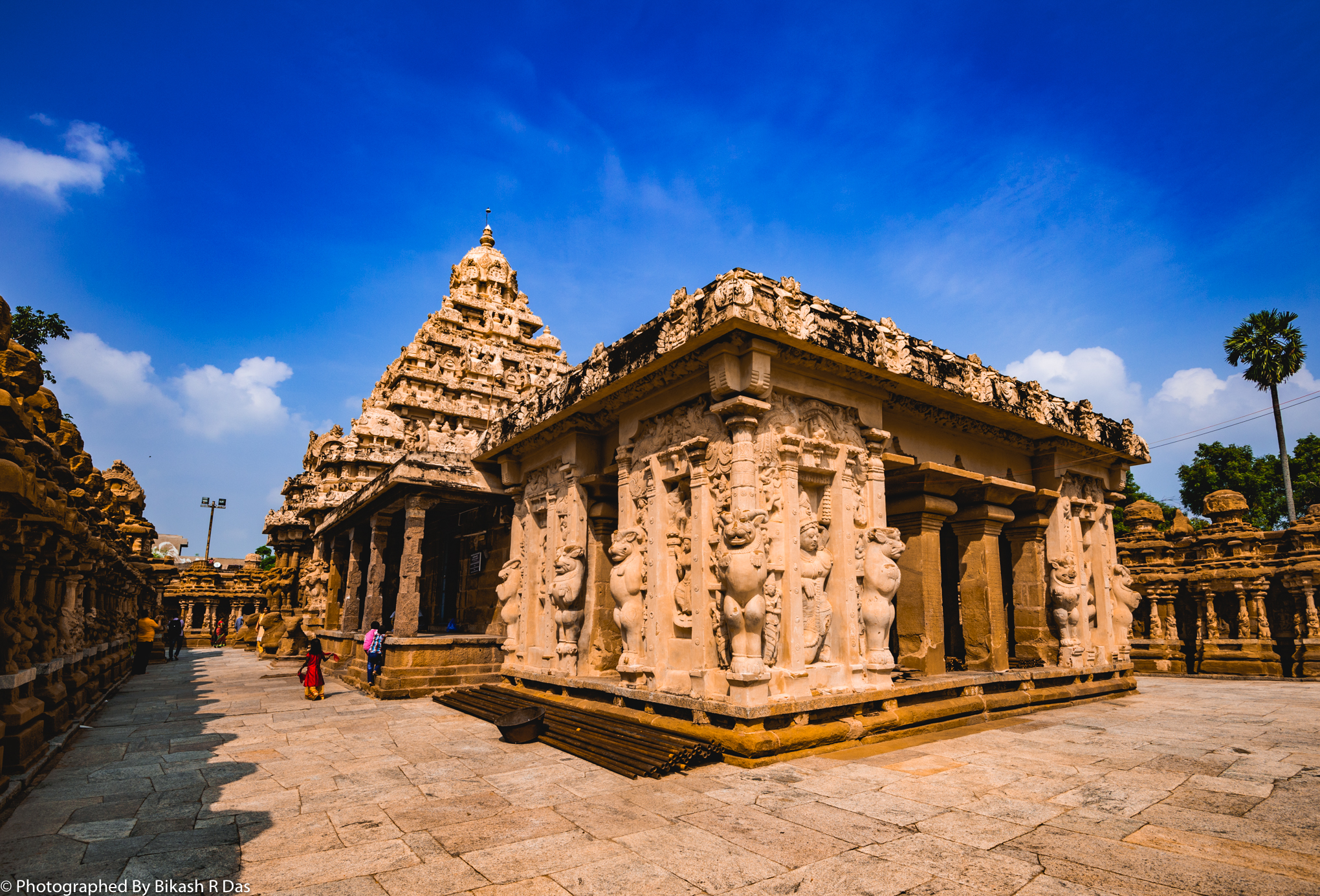 Detailed architecture of the 7th-century Sri Kailashnathar Temple in Kanchipuram