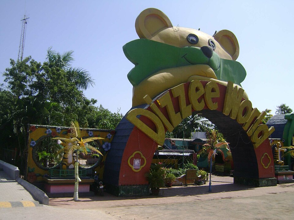 Entrance to MGM Dizzee World Chennai