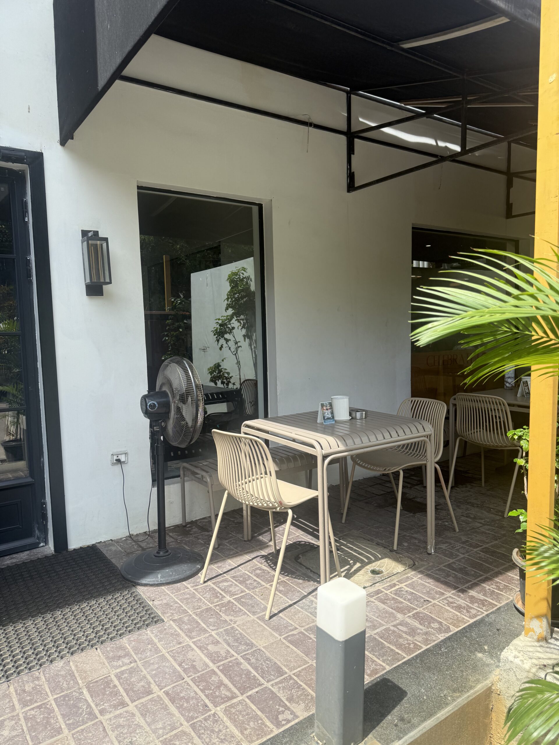 Cafe Manana Anna Nagar Chennai outdoor seating