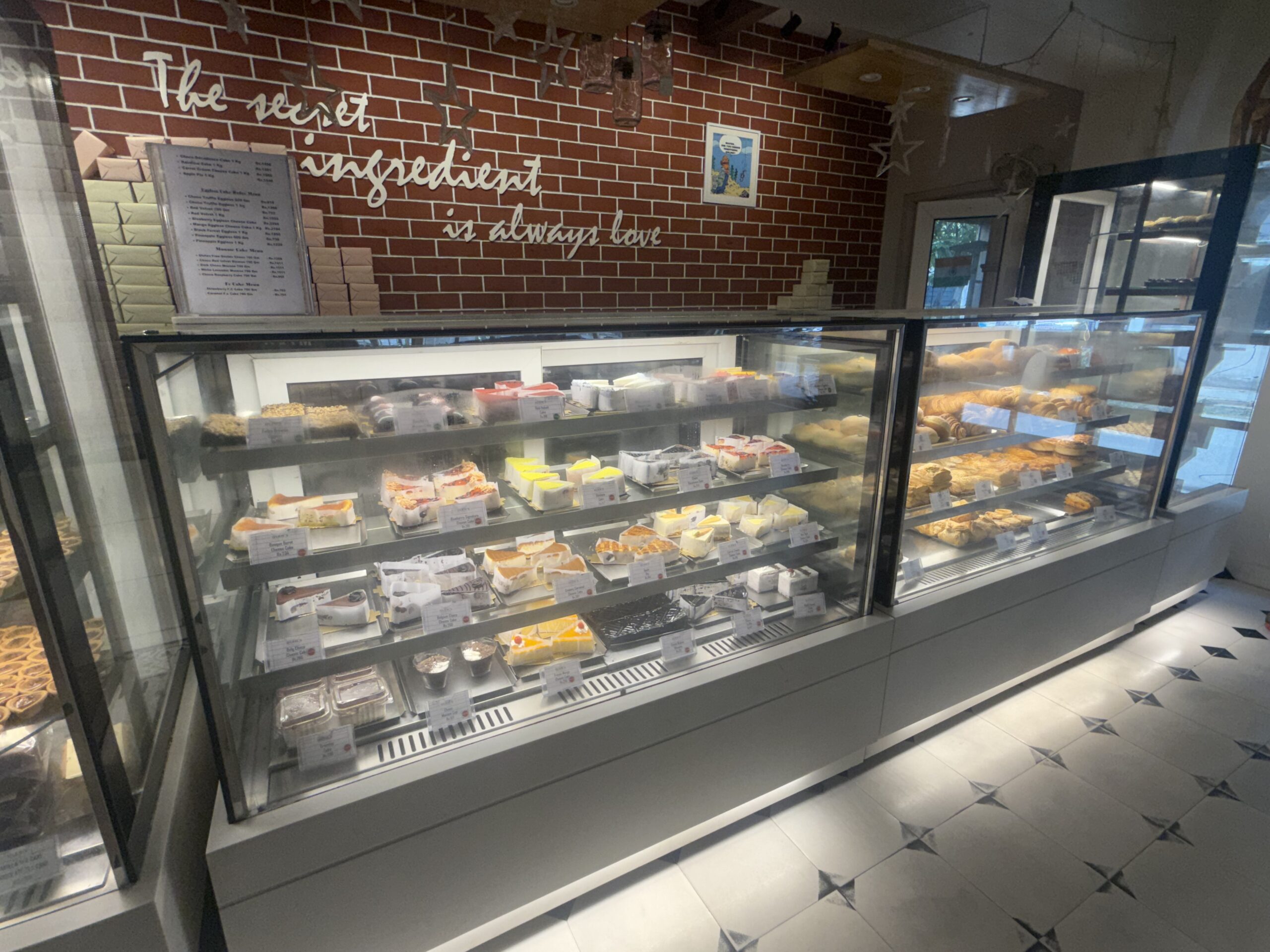 Glen's Bakehouse Anna Nagar Chennai bakery display with cakes and pastries